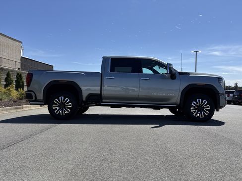 New 2026 GMC Sierra 2500 Denali Ultimate AWD/4WD image 11
