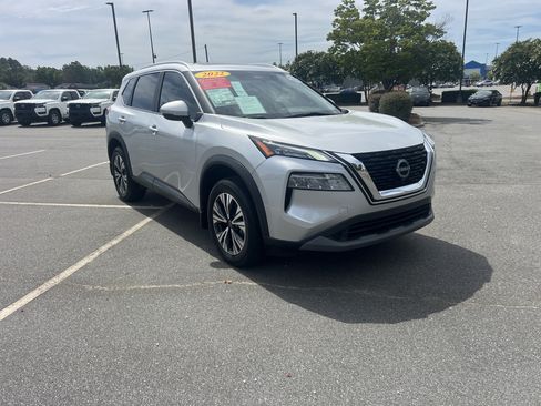 Certified 2022 Nissan Rogue SV w/ SV Premium Package FWD image 3