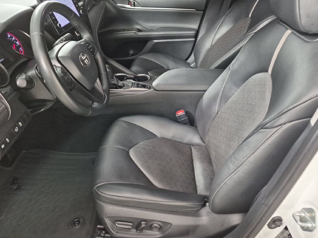 Used 2023 Toyota Camry XSE FWD image 21