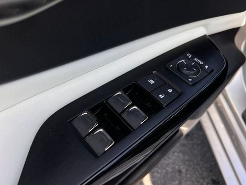 Used 2023 Lexus ES 350 F Sport FWD image 11