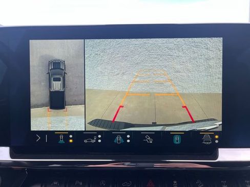 Used 2022 Chevrolet Silverado 1500 ZR2 w/ Technology Package image 13