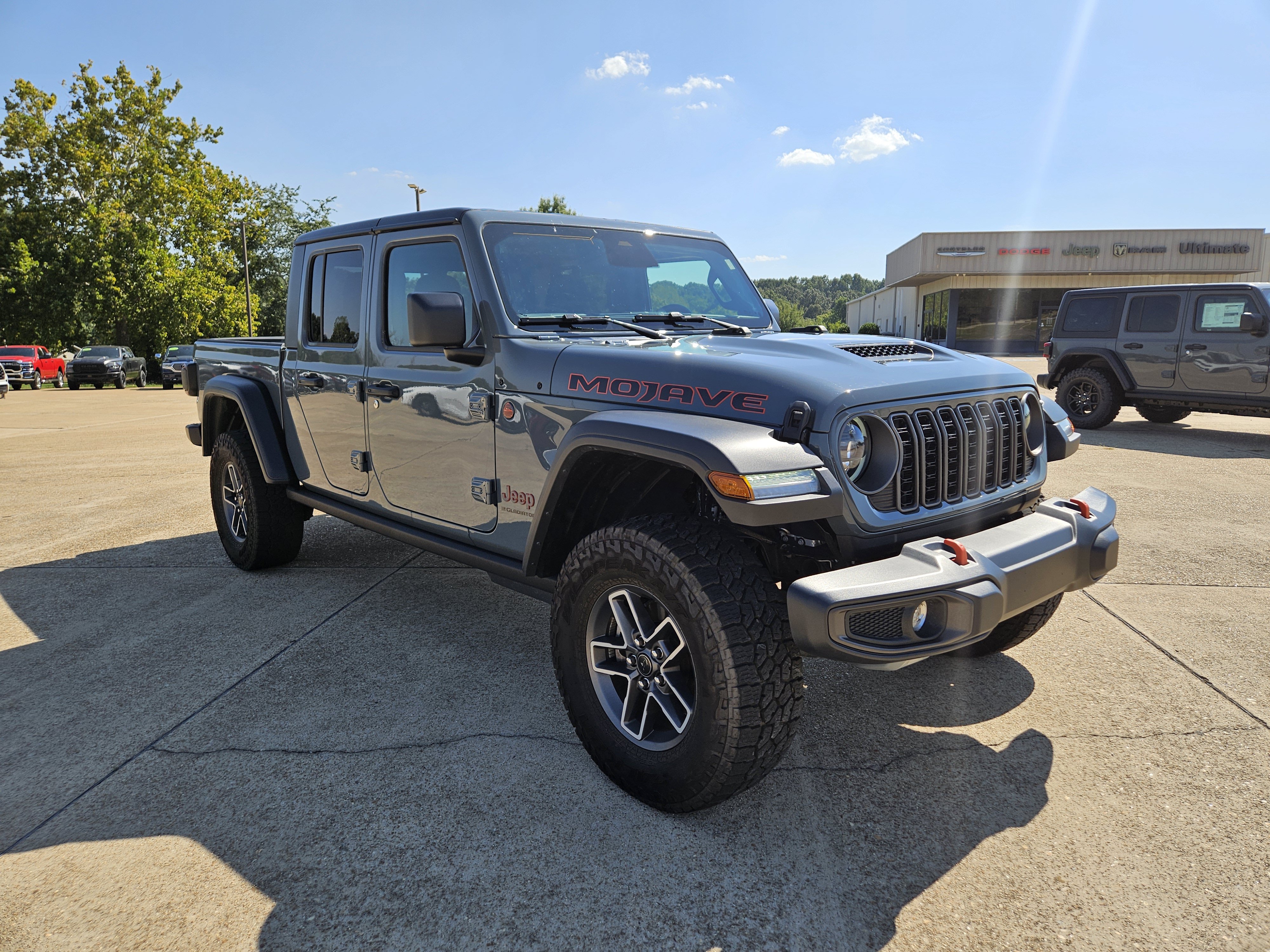 Used 2026 Jeep Gladiator Mojave AWD/4WD image 8