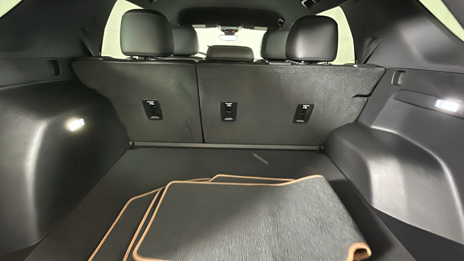 New 2026 GMC Terrain AT4 w/ Technology Package II AWD/4WD image 33