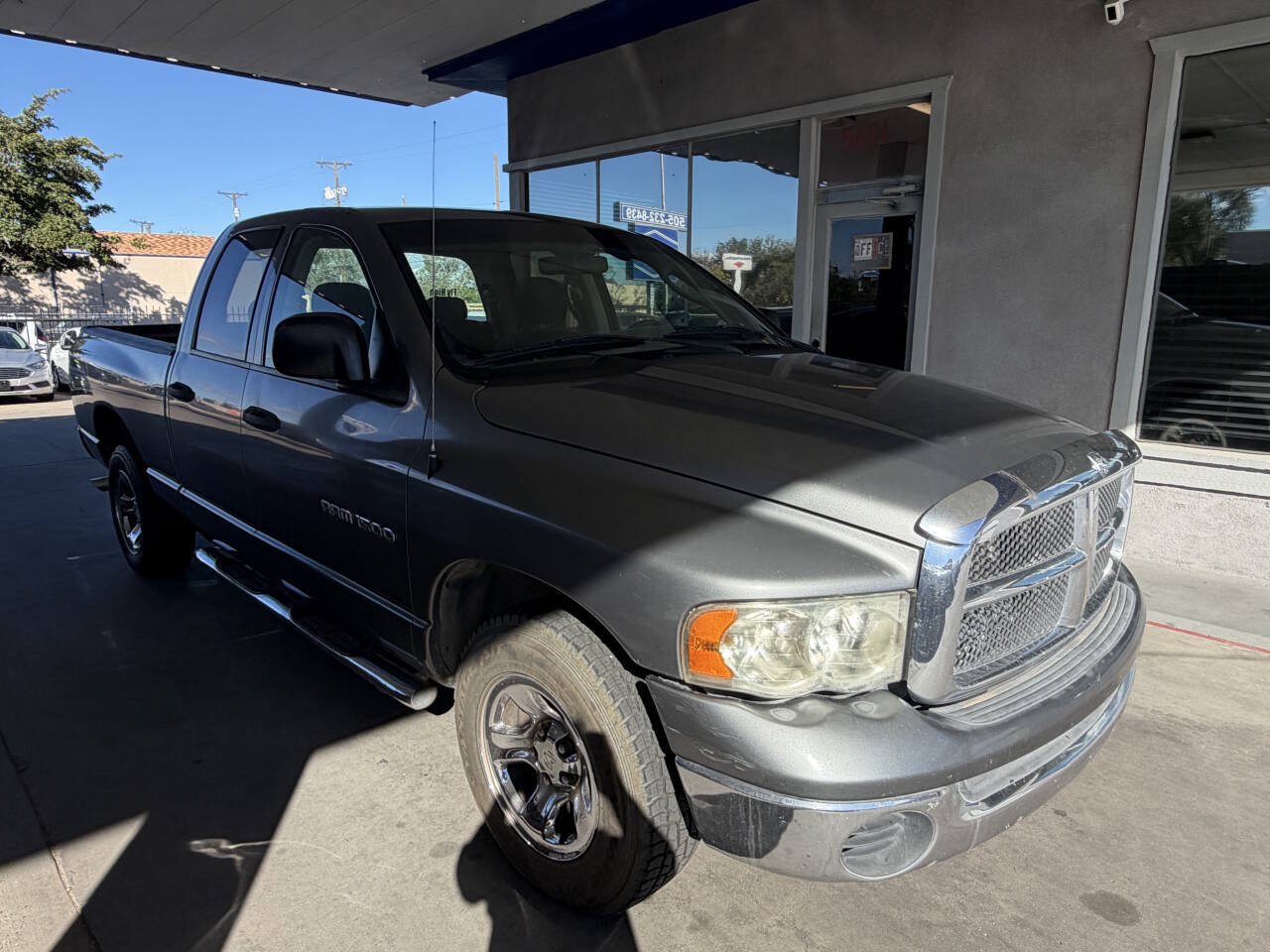 Used 2005 Dodge Ram 1500 Truck SLT RWD image 2