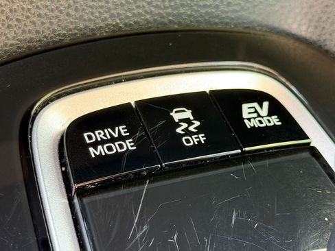 Used 2025 Toyota Corolla LE FWD image 17