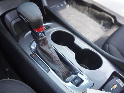 Used 2025 Chevrolet Malibu RS FWD image 18