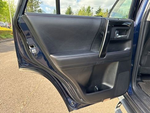 Used 2019 Toyota 4Runner TRD Off-Road Premium AWD/4WD image 21