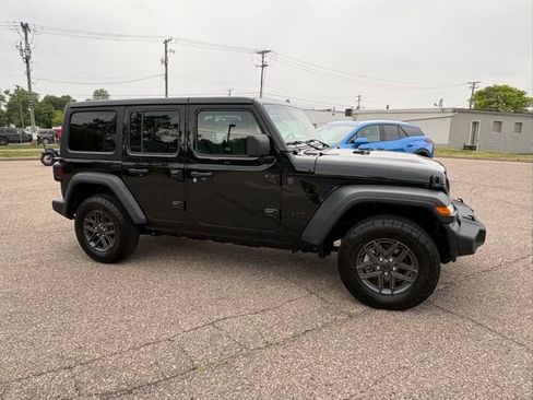 Used 2025 Jeep Wrangler Unlimited Sport AWD/4WD image 7