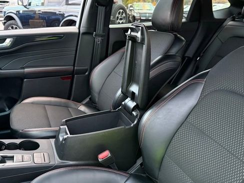 Certified 2025 Ford Escape ST-Line Elite image 27