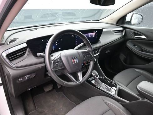Used 2025 Buick Encore GX Preferred AWD/4WD image 19