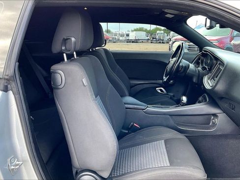 Used 2021 Dodge Challenger SXT image 27