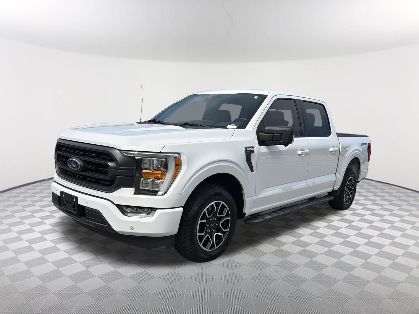 Used 2021 Ford F150 XLT w/ Equipment Group 302A High RWD image 3