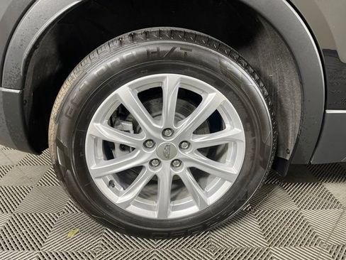 Used 2023 Cadillac XT4 Luxury w/ Cold Weather Package AWD/4WD image 12