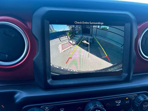 Used 2018 Jeep Wrangler Unlimited Rubicon AWD/4WD image 22