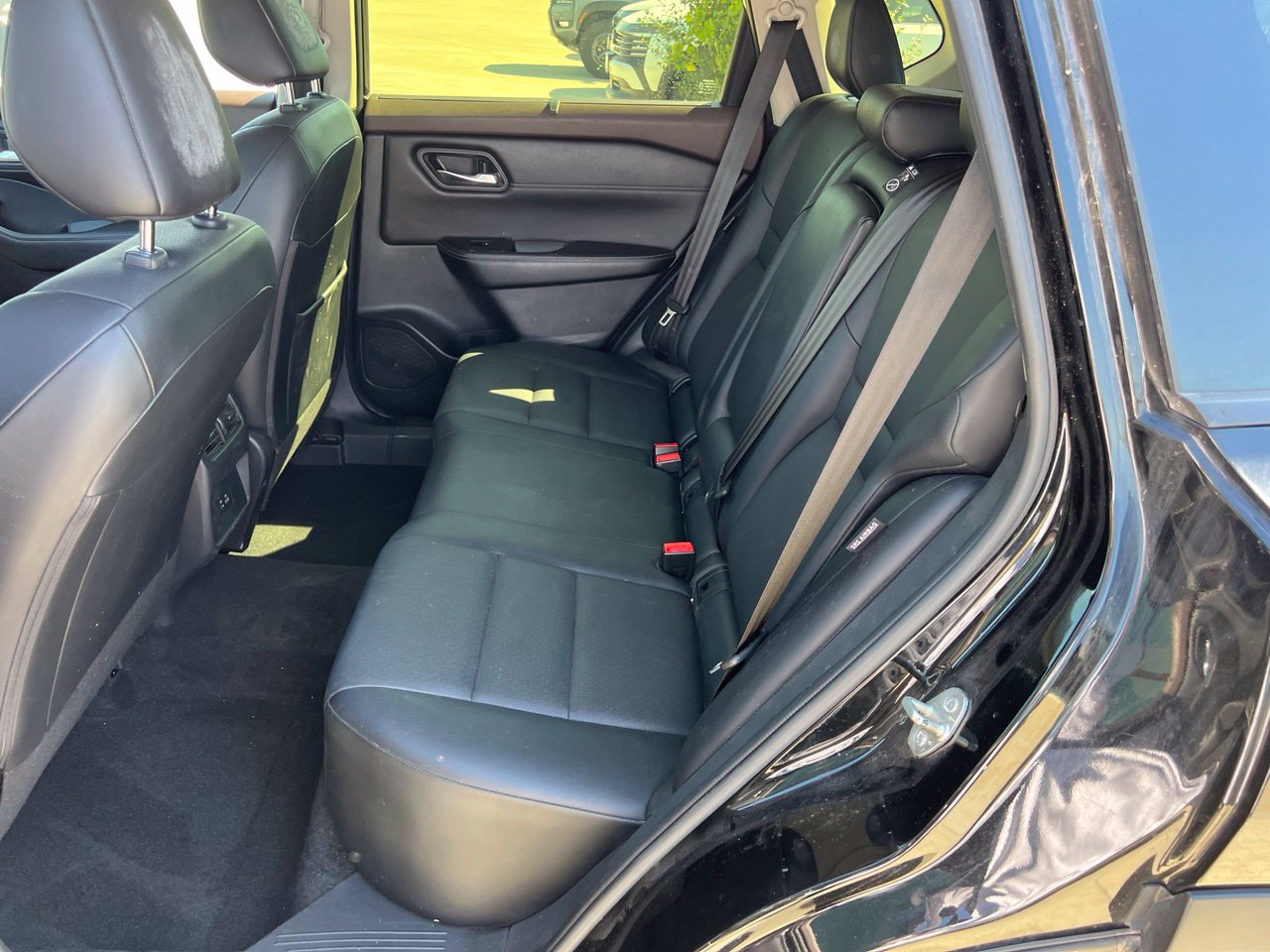 Used 2023 Nissan Rogue SV w/ SV Premium B Package FWD image 10