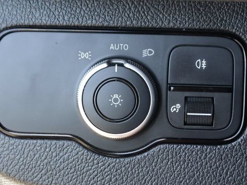 Used 2024 Mercedes-Benz Sprinter 2500 image 22