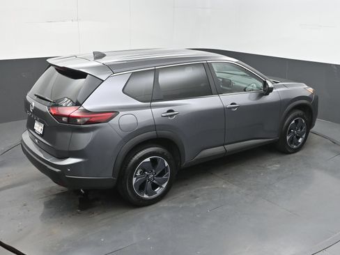 Used 2025 Nissan Rogue SV FWD image 30