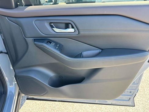 Used 2023 Nissan Rogue SL FWD image 23