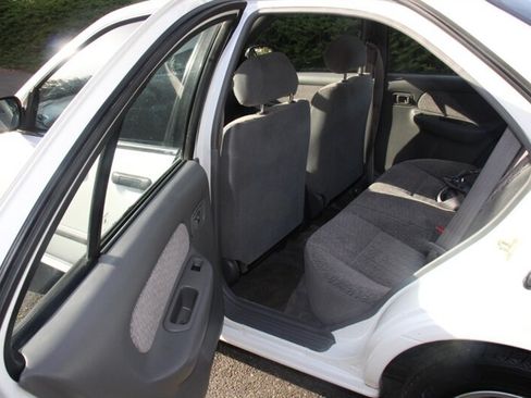 Used 1998 Nissan Sentra GXE FWD image 14