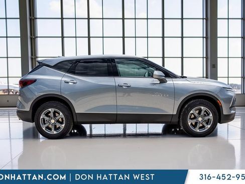 Used 2025 Chevrolet Blazer LT AWD/4WD image 36