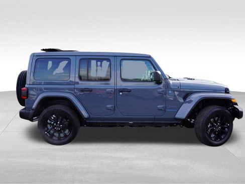 Certified 2025 Jeep Wrangler Unlimited Sahara w/ Safety Group image 4