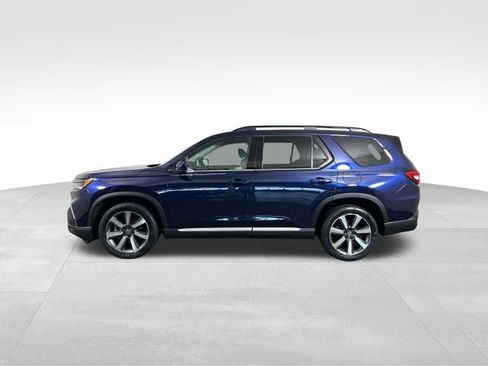 Used 2023 Honda Pilot Touring image 3