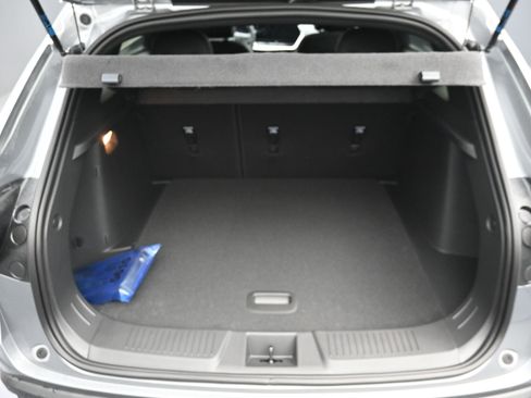 New 2026 Chevrolet Trax RS w/ Sunroof Package FWD image 24