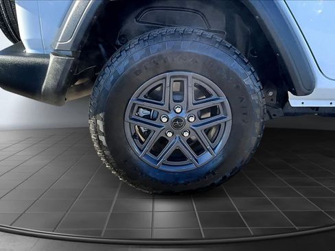 Used 2024 Jeep Wrangler Unlimited Sport AWD/4WD image 35