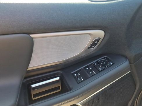 New 2026 Ford Expedition Active image 11