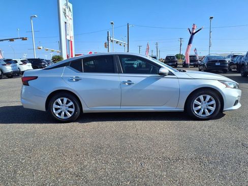 Used 2020 Nissan Altima 2.5 S FWD image 9