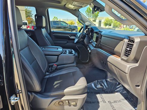 Used 2025 GMC Sierra 1500 SLT image 30