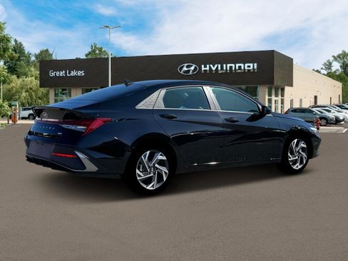 New 2025 Hyundai Elantra SEL image 8
