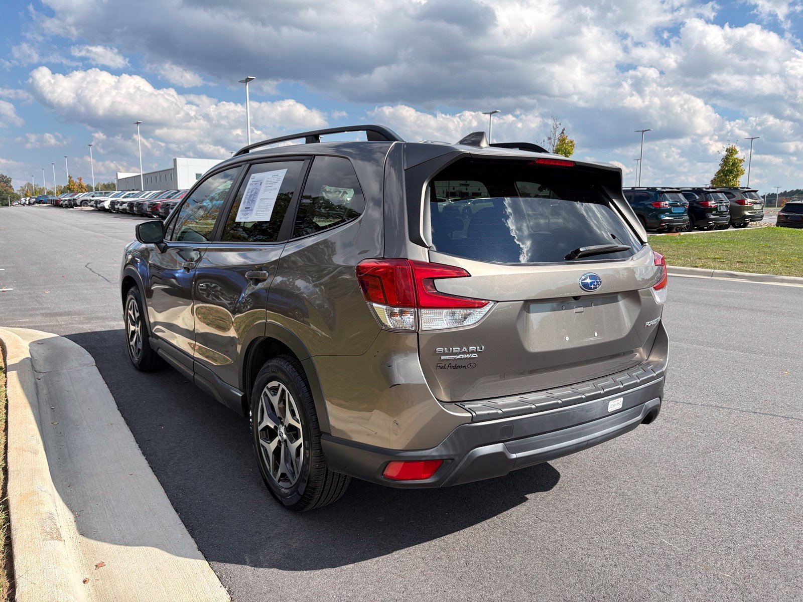 Used 2019 Subaru Forester Premium AWD/4WD image 6