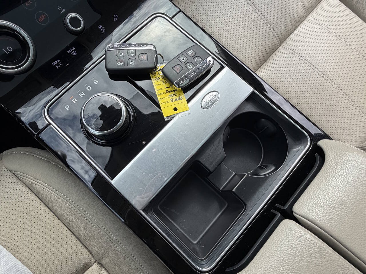 Used 2018 Land Rover Range Rover Velar S AWD/4WD image 19