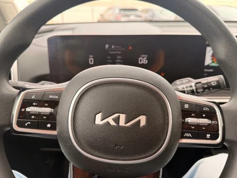 Used 2024 Kia Sorento LX FWD image 23