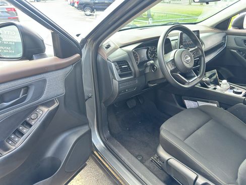 Used 2023 Nissan Rogue S AWD/4WD image 18