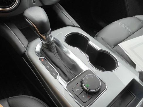 Used 2025 Chevrolet Blazer LT image 14