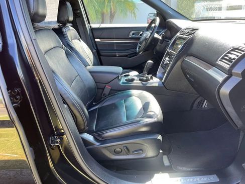 Used 2019 Ford Explorer Limited w/ Class III Trailer Tow Package image 27