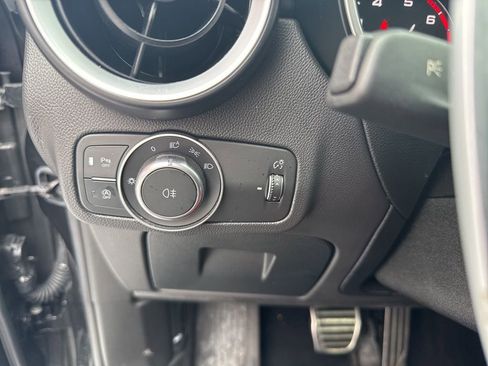 Used 2023 Alfa Romeo Stelvio Veloce image 27