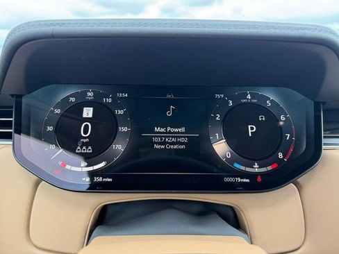 New 2026 Land Rover Range Rover SE AWD/4WD image 14