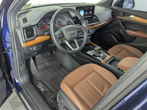 Used 2021 Audi Q5 2.0T Premium w/ Convenience Package image 11