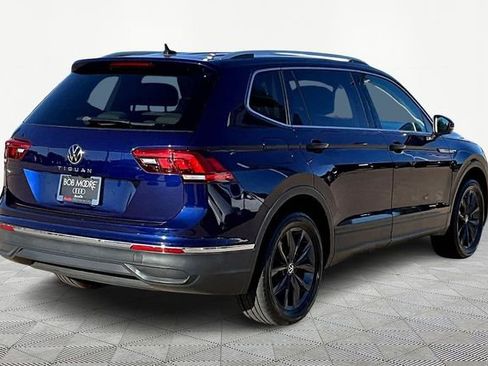 Used 2022 Volkswagen Tiguan SE image 2