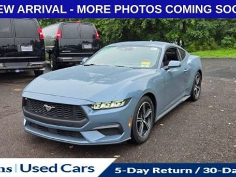 Used 2024 Ford Mustang Coupe RWD image 3