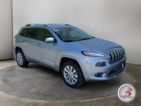 Used 2017 Jeep Cherokee Overland w/ Technology Group AWD/4WD image 1