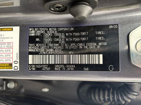Used 2023 Toyota 4Runner SR5 AWD/4WD image 32