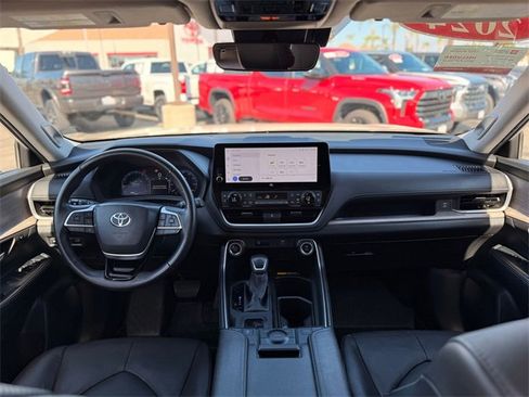 Used 2024 Toyota Grand Highlander Limited image 18