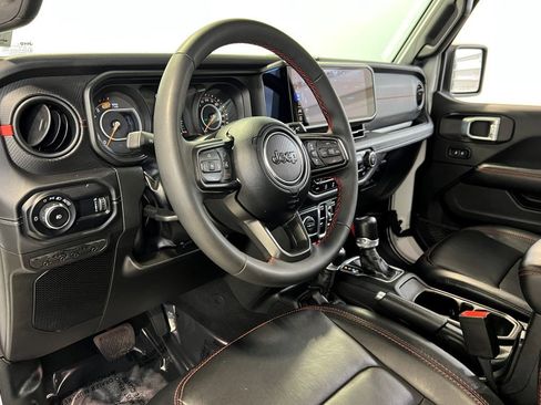 Certified 2024 Jeep Wrangler Unlimited Rubicon image 29