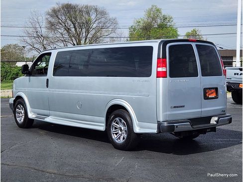Used 2023 Chevrolet Express 2500 Extended RWD image 21