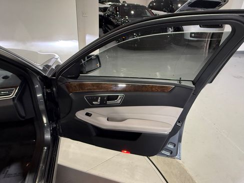 Used 2016 Mercedes-Benz E 350 4MATIC Sedan image 31