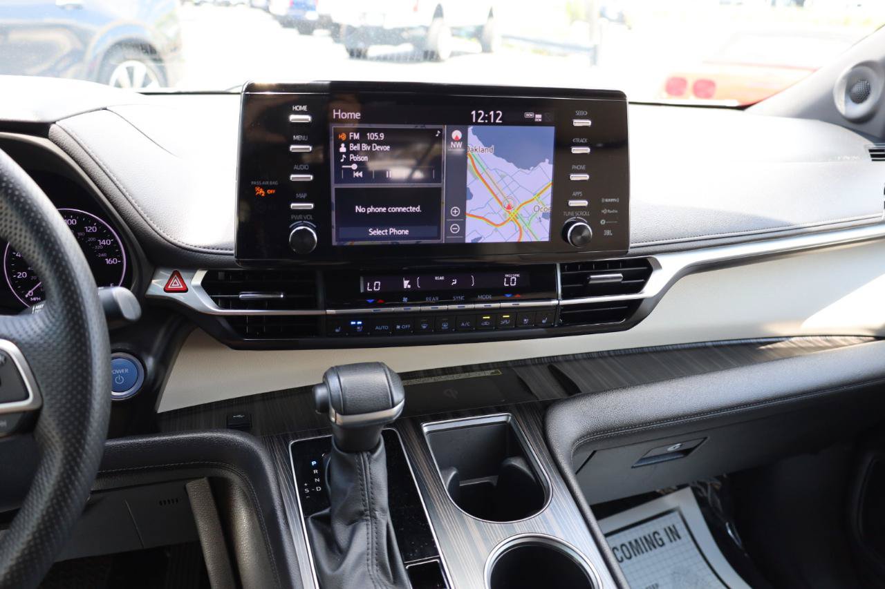 Used 2024 Toyota Sienna Limited FWD image 10